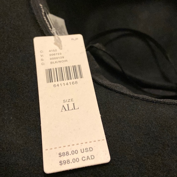 Wide-Brimmed Wool Hat - Picture 2 of 5